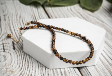 Tiger Eye Necklace – Meaning, Benefits, Styles, and Complete Buying Guide